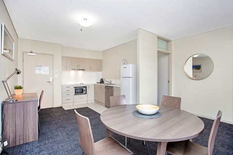 Hume Serviced Apartments - Hotel Accommodation 16