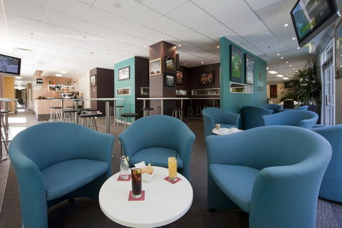 Pacific Suites Canberra - Hotel Accommodation 3