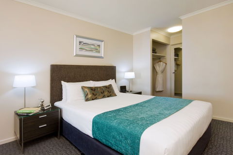 Pacific Suites Canberra - Hotel Accommodation 4