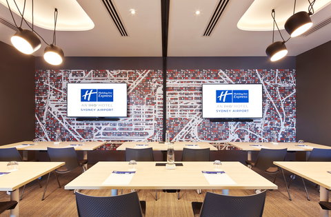 Holiday Inn Express Sydney Airport - Hotel Accommodation 10