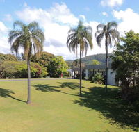 Comfort Inn Premier Coffs Harbour - Hotel Accommodation