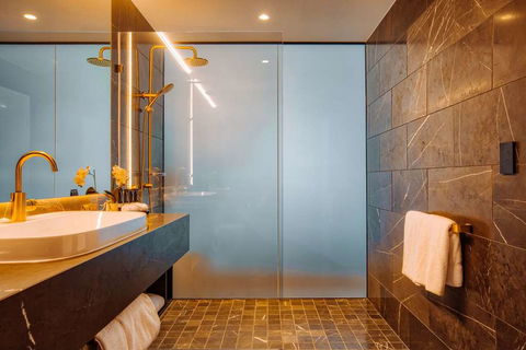 Eatons Hill Hotel - Hotel Accommodation 5