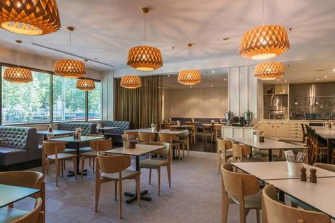 Mantra on Russell - Hotel Accommodation 0