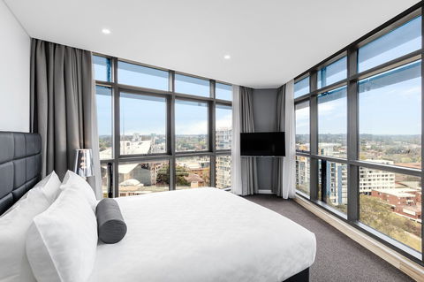 Meriton Suites Church Street, Parramatta - Hotel Accommodation 3