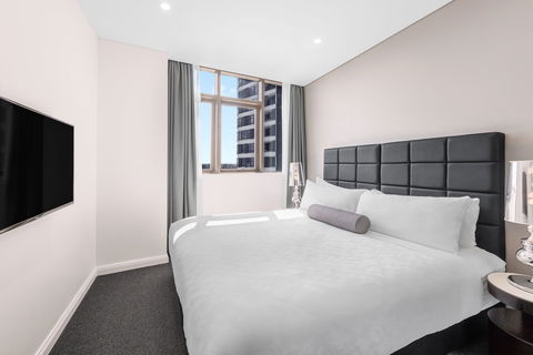 Meriton Suites Church Street, Parramatta - Hotel Accommodation 6