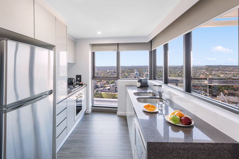 Meriton Suites Church Street, Parramatta - Hotel Accommodation 12