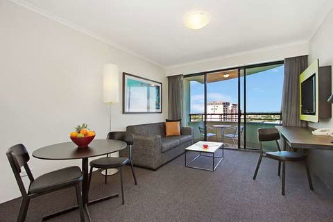 Mantra Parramatta - Hotel Accommodation 9