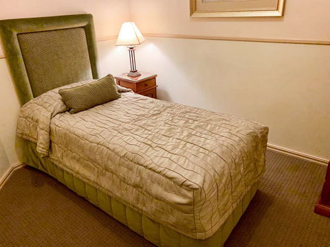 Royal Albert Hotel - Hotel Accommodation 3