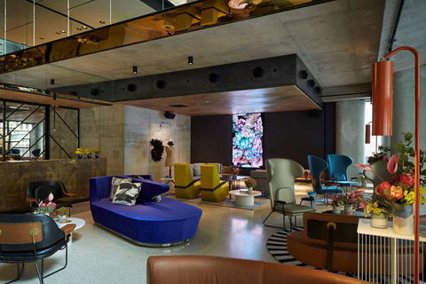 QT Melbourne - Hotel Accommodation 1