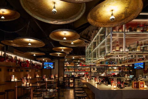 QT Melbourne - Hotel Accommodation 11