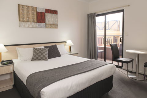 Adelaide Riviera Hotel - Hotel Accommodation 4