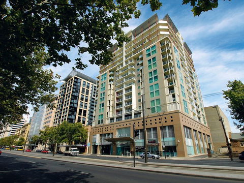 Oaks Embassy - Hotel Accommodation 0
