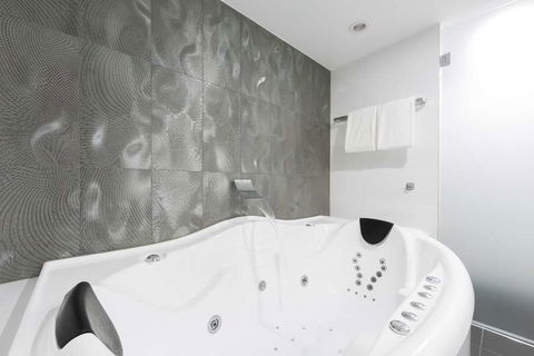 Avenue Hotel Canberra - Hotel Accommodation 3