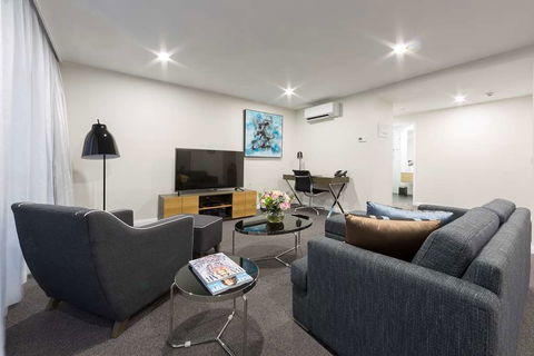 Avenue Hotel Canberra - Hotel Accommodation 9