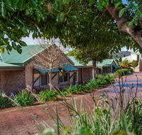 Quality Suites Banksia Gardens - Hotel Accommodation