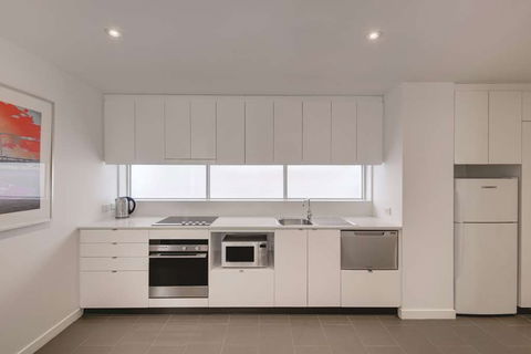 Travelodge Melbourne Docklands - Hotel Accommodation 7