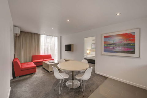Travelodge Melbourne Docklands - Hotel Accommodation 8