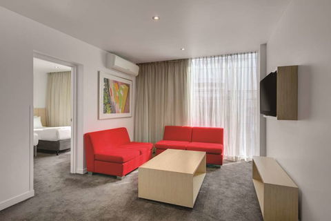 Travelodge Melbourne Docklands - Hotel Accommodation 9