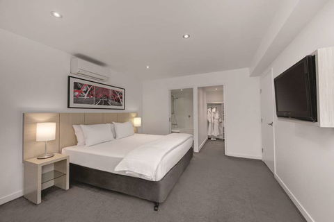 Travelodge Melbourne Docklands - Hotel Accommodation 12
