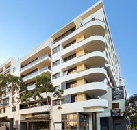 Meriton Suites Waterloo - Hotel Accommodation