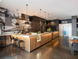 Hotel Ibis World Square