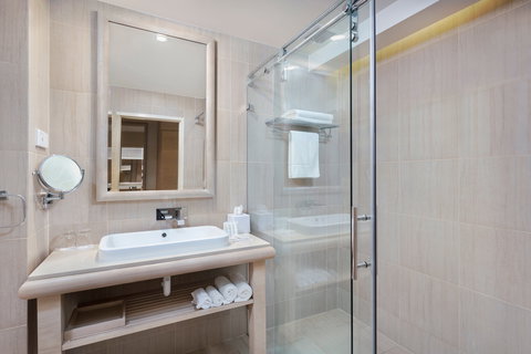 Crowne Plaza Alice Springs Lasseters - Hotel Accommodation 3