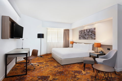 Crowne Plaza Alice Springs Lasseters - Hotel Accommodation 4