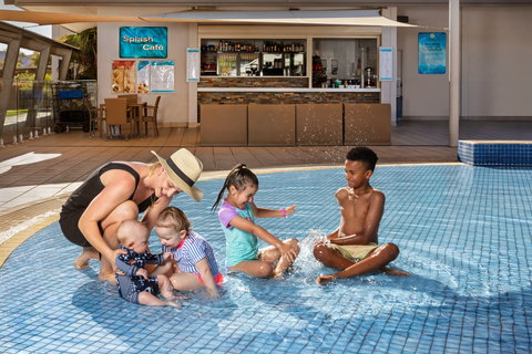 Crowne Plaza Alice Springs Lasseters - Hotel Accommodation 6