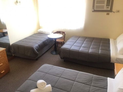 St Georges Motor Inn - Hotel Accommodation 9