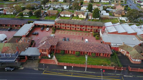 Sovereign Park Motor Inn - Hotel Accommodation 1