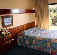 Village Family Motor Inn - Hotel Accommodation