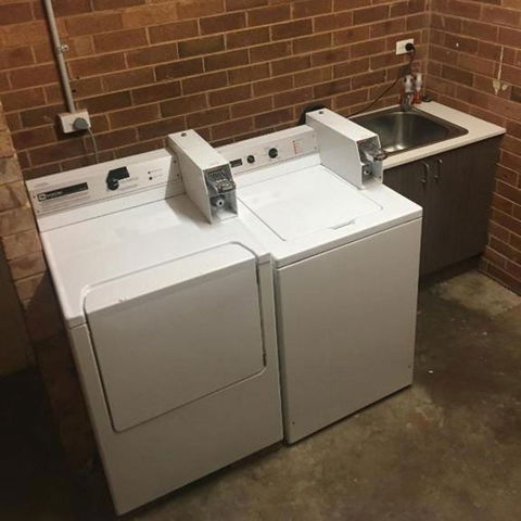 Across Country Motel & Svcd Apts - Hotel Accommodation 2