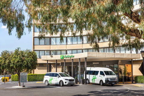 Holiday Inn Melbourne Airport - Hotel Accommodation 2