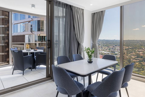 Meriton Suites George St - Hotel Accommodation 2
