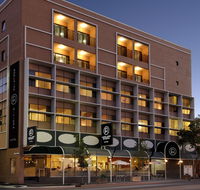 Adelaide Riviera Hotel - Hotel Accommodation