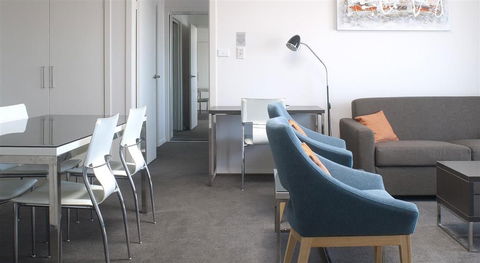 Abode Tuggeranong - Hotel Accommodation 2