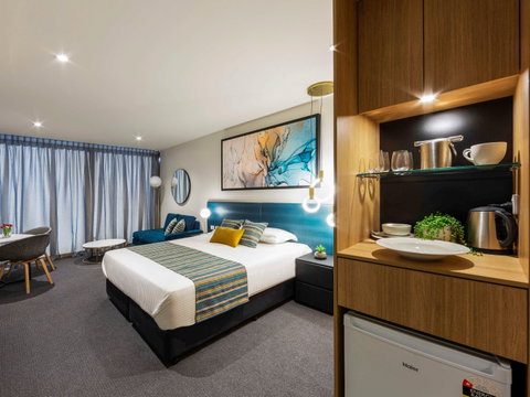 Mercure Canberra Belconnen - Hotel Accommodation 0