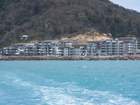Grand Mercure Apartments Magnetic Island - Hotel Accommodation 7
