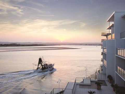 Ramada Hotel & Suites Ballina - Hotel Accommodation 1