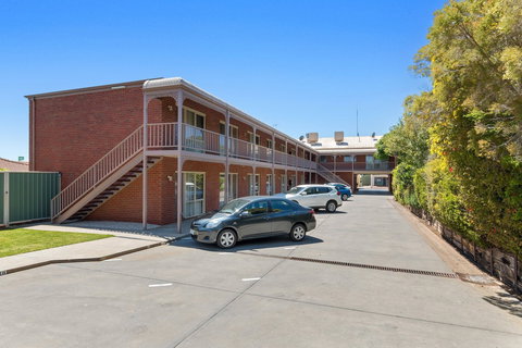 Burke & Wills Motor Inn - Hotel Accommodation 4