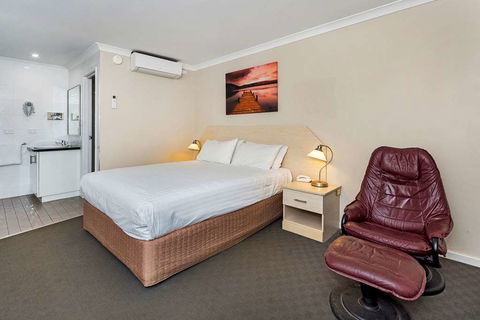 Quality Inn Railway - Hotel Accommodation 4