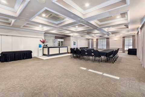 Quality Inn Railway - Hotel Accommodation 13