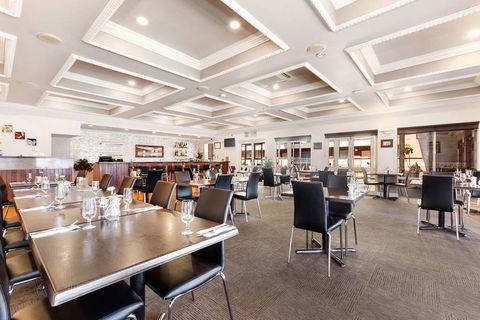 Quality Inn Railway - Hotel Accommodation 15