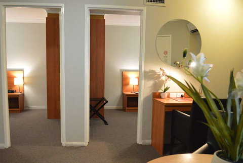 Ramada Hotel & Suites Sydney Cabramatta - Hotel Accommodation 3