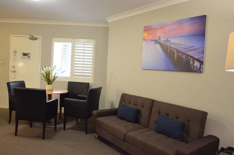 Ramada Hotel & Suites Sydney Cabramatta - Hotel Accommodation 5