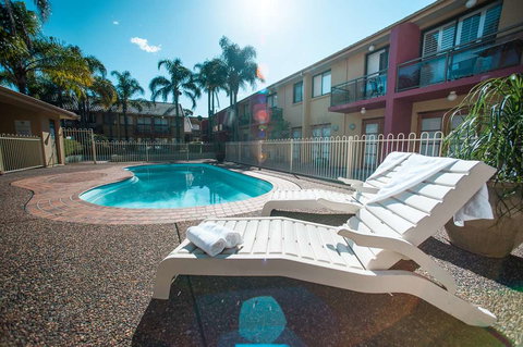 Ramada Hotel & Suites Sydney Cabramatta - Hotel Accommodation 9