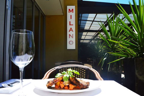 Ramada Hotel & Suites Sydney Cabramatta - Hotel Accommodation 16