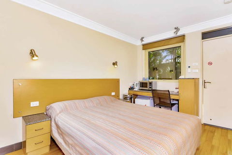 Econo Lodge Karratha - Hotel Accommodation 7
