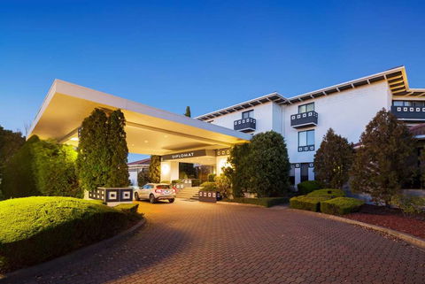 Ramada By Wyndham Diplomat Canberra - Hotel Accommodation 0