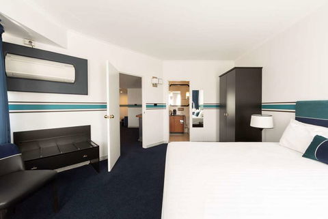 Ramada By Wyndham Diplomat Canberra - Hotel Accommodation 2